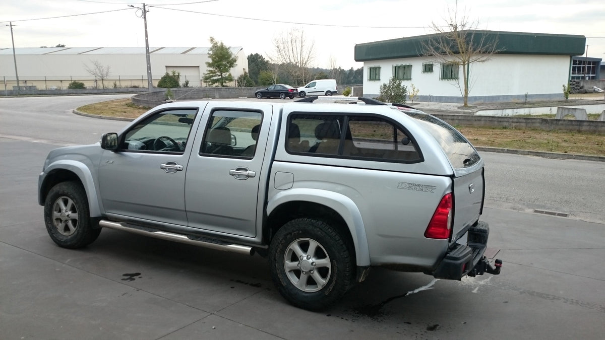 Linextras Starlux – Hard top in vetroresina Isuzu D-Max 2007–2012 Double Cab con finestrini laterali – foto 1