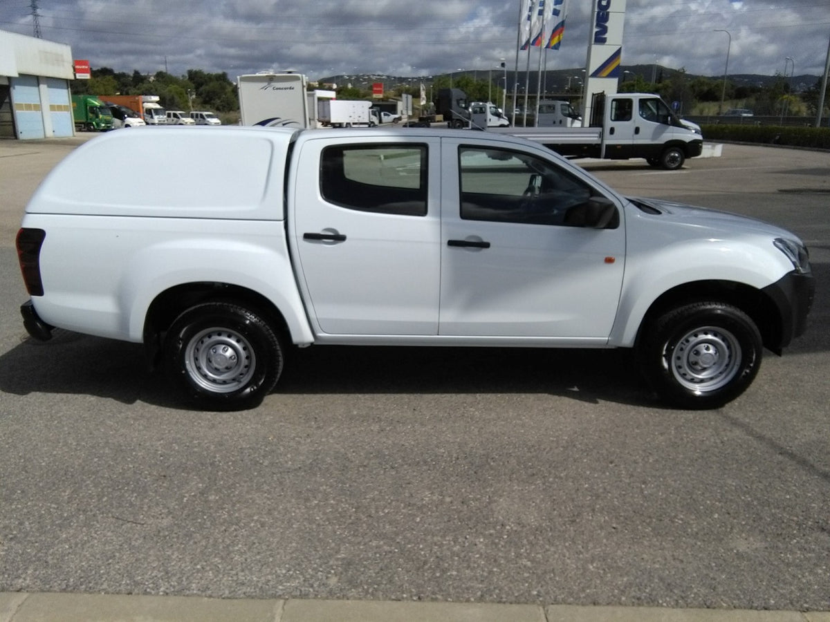 Linextras Starlux – Hard top in vetroresina Isuzu D-Max 2017–2020 Double Cab senza finestrini laterali – foto 5