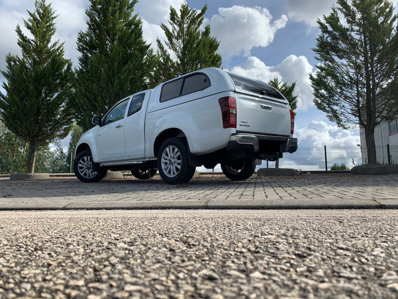 Linextras Starlux – Hard top in vetroresina Isuzu D-Max 2017–2020 Extra Cab con finestrini laterali – foto 2