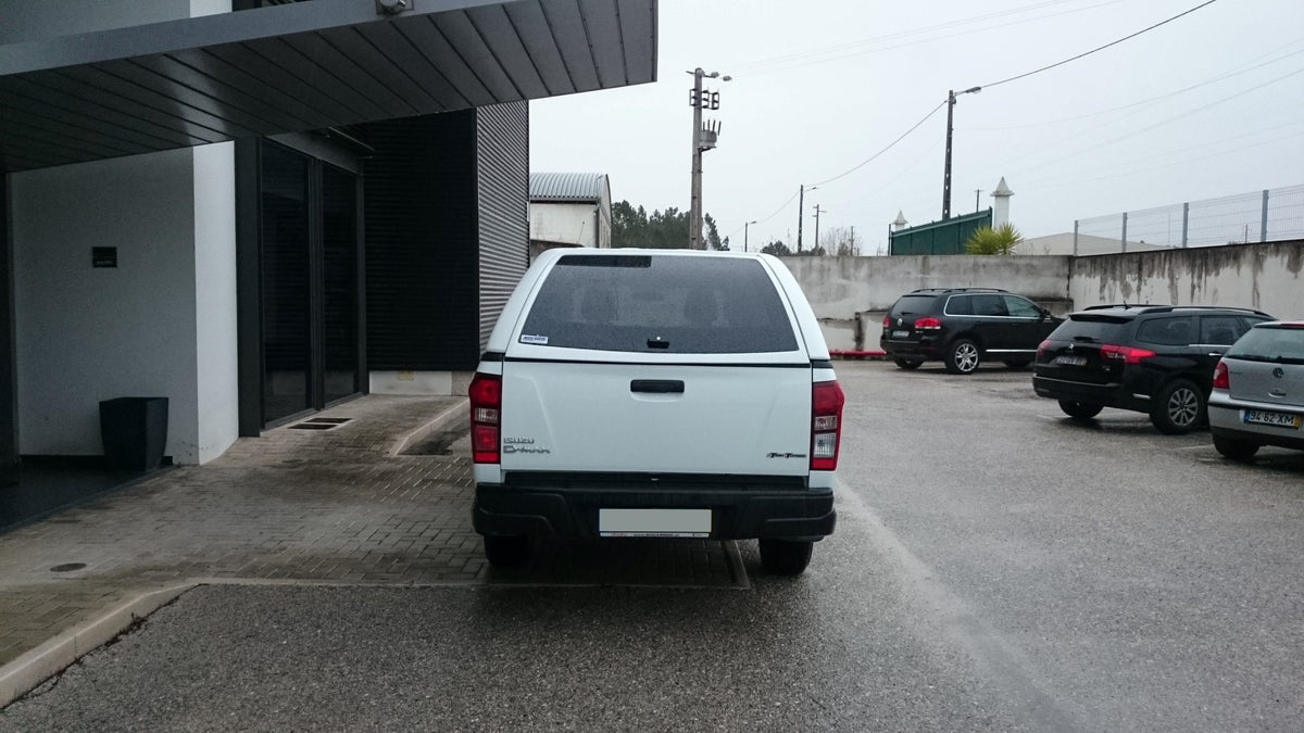 Linextras Starlux – Hard top in vetroresina Isuzu D-Max 2017–2020 Extra Cab senza finestrini laterali – foto 3