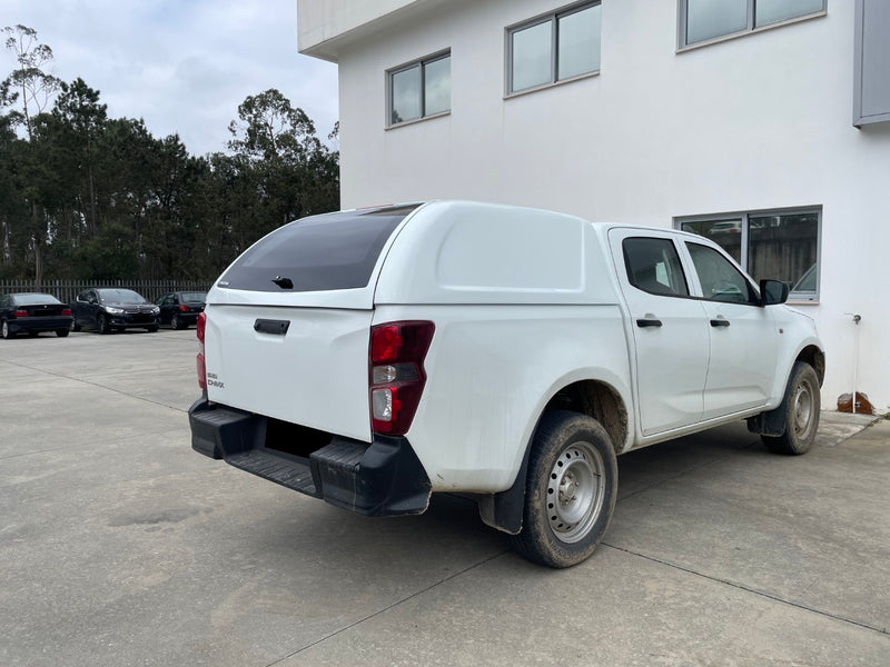 Linextras Starlux – Hard top in vetroresina Isuzu D-Max 2020–2024 Double Cab senza finestrini laterali – foto 1