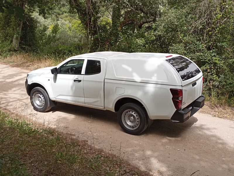 Linextras Starlux – Hard top in vetroresina Isuzu D-Max 2020–2024 Extra Cab senza finestrini laterali – foto 3