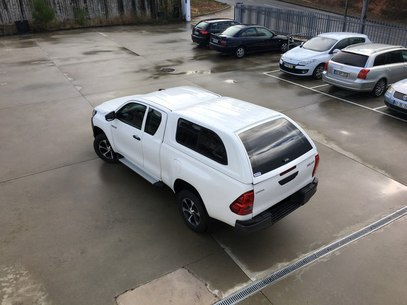 Linextras Starlux – Hard top in vetroresina Toyota Hilux Revo 2015–2020 Extra Cab con finestrini laterali – foto 1