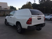Linextras Starlux – Hard top in vetroresina Toyota Hilux Revo 2015–2020 Extra Cab senza finestrini laterali – foto 1