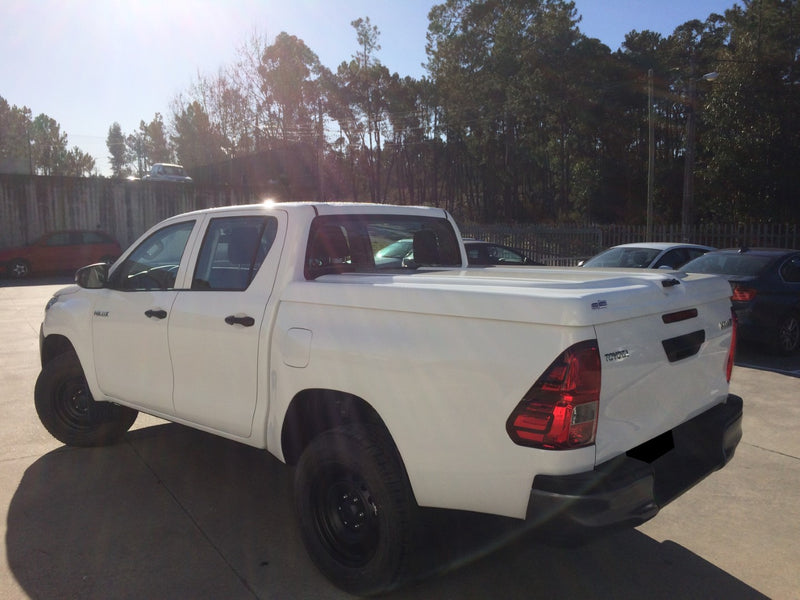 Linextras Sport-Lid X-Line III – Copertura rigida cassone Toyota Hilux Revo 2015–2020 Double Cab – foto 5