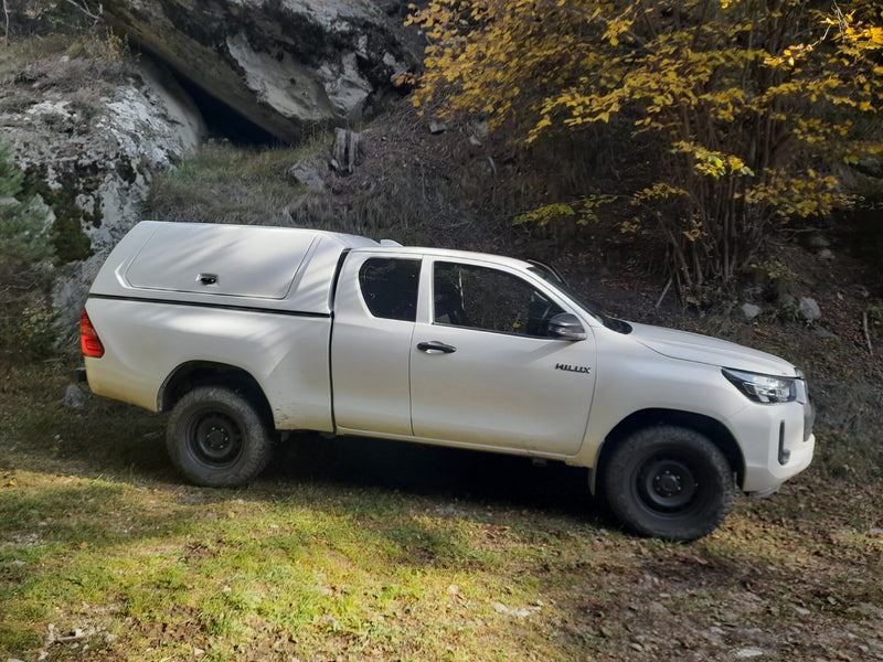 Linextras Starflex – Hard top in vetroresina Toyota Hilux Revo 2015–2020 Extra Cab con portelli laterali – foto 1