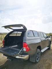Linextras Starlux – Hard top in vetroresina Toyota Hilux Revo 2020–2025 Double Cab con finestrini laterali – foto 2