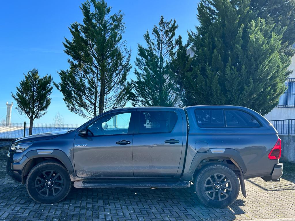 Linextras Starlux – Hard top in vetroresina Toyota Hilux Revo 2020–2025 Double Cab con finestrini laterali – foto 7