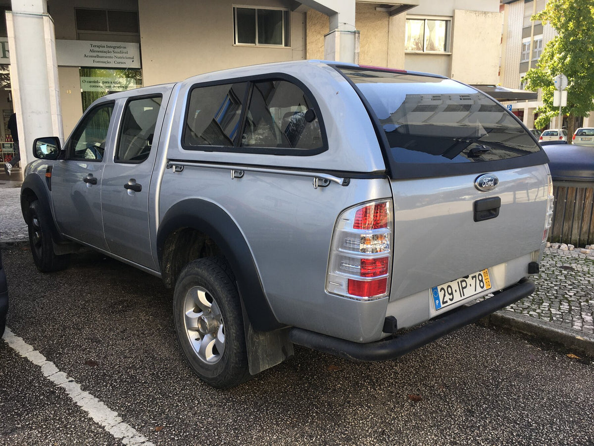 Linextras Starlux – Hard top in vetroresina Ford Ranger 2006–2009 Double Cab con finestrini laterali – foto indicativa