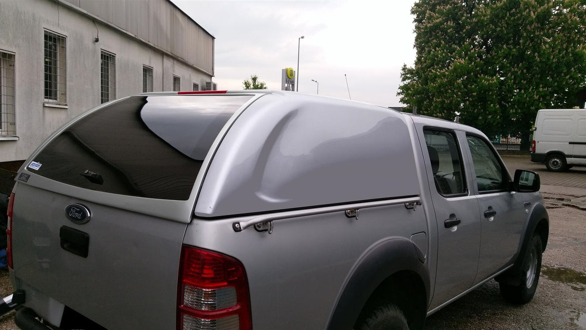 Linextras Starlux – Hard top in vetroresina Ford Ranger 2006–2009 Double Cab senza finestrini laterali – foto indicativa