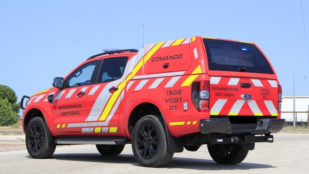 Linextras Starflex – Hard top in vetroresina Ford Ranger 2012–2016 Double Cab con portelli laterali – foto indicativa