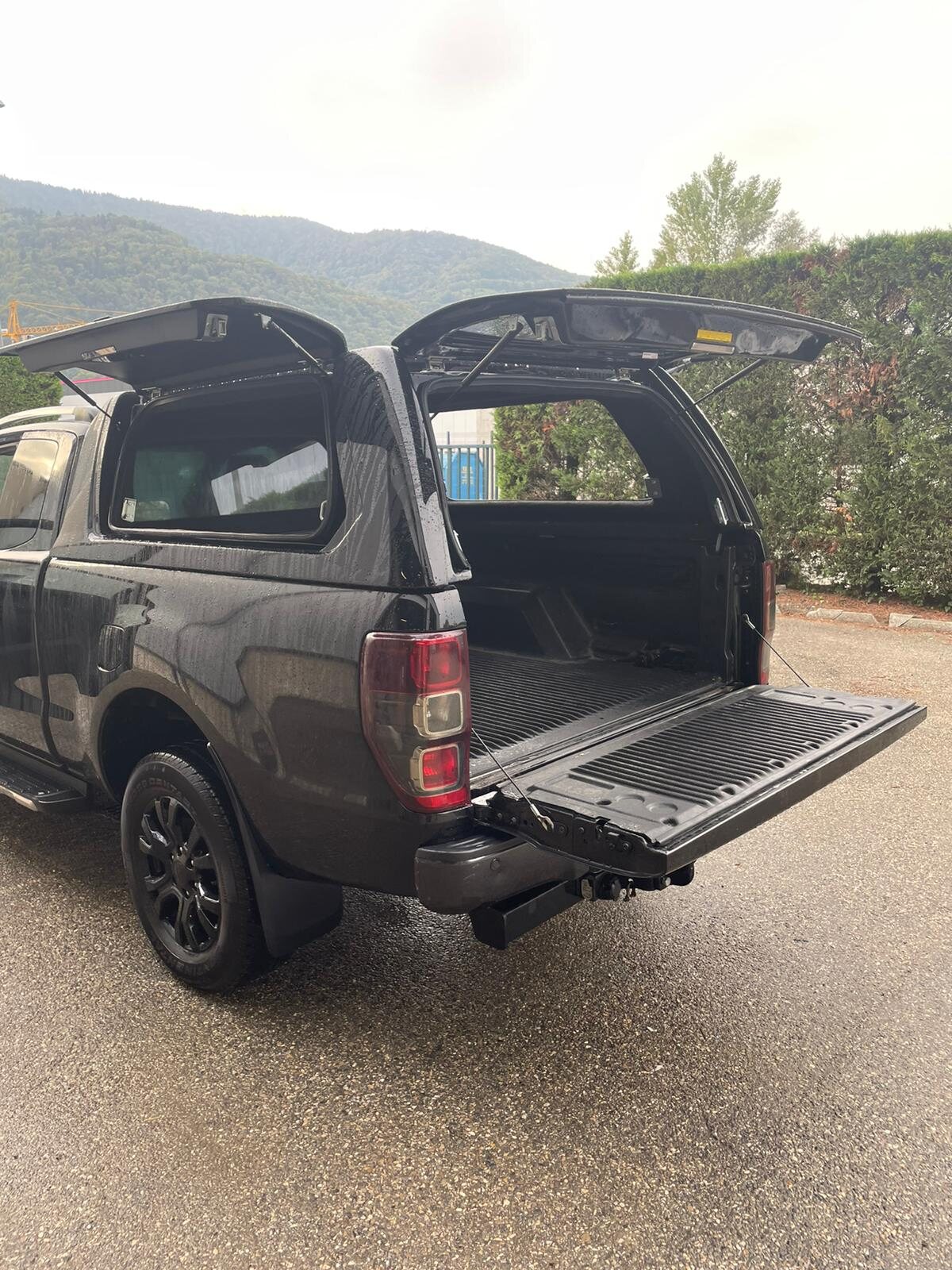 Linextras Starflex – Hard top in vetroresina Ford Ranger 2012–2016 Extra Cab con portelli laterali – foto indicativa