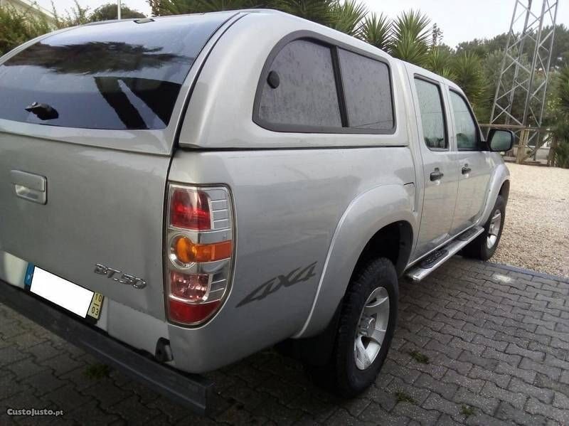 Linextras Starlux – Hard top in vetroresina Mazda BT-50 2006–2009 Double Cab con finestrini laterali – foto indicativa
