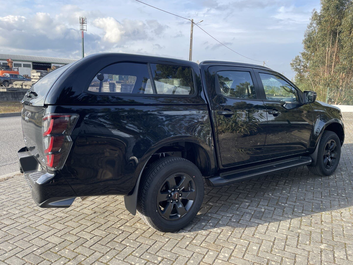 Linextras Starlux – Hard top in vetroresina Isuzu D-Max 2024+ Extra Cab con finestrini laterali – foto indicativa