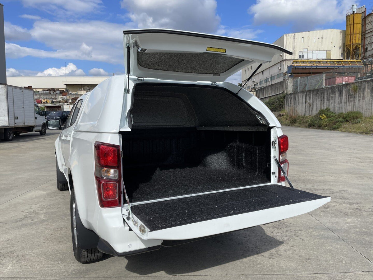 Linextras Starlux – Hard top in vetroresina Isuzu D-Max 2024+ Extra Cab senza finestrini laterali – foto indicativa