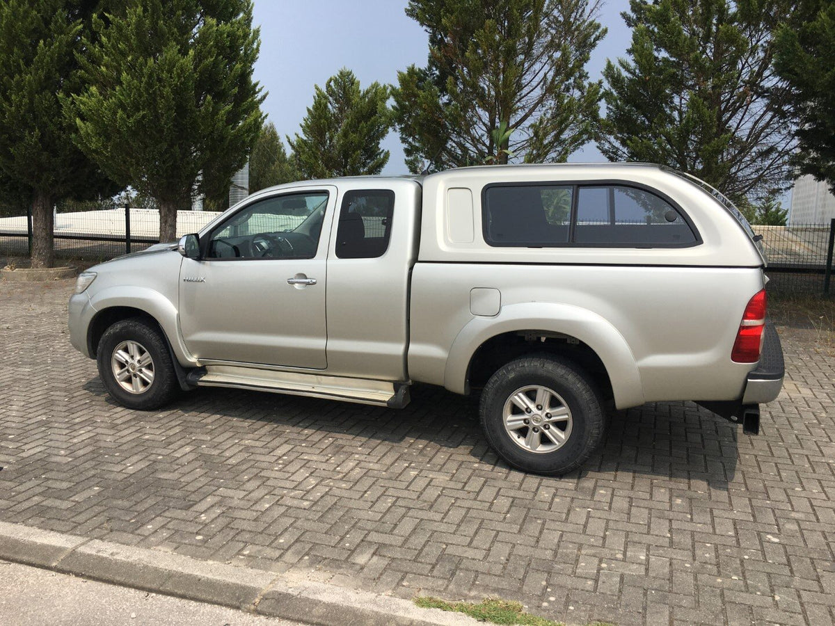 Linextras Starlux – Hard top in vetroresina Toyota Hilux Vigo 2005–2010 Double Cab con finestrini laterali – foto indicativa