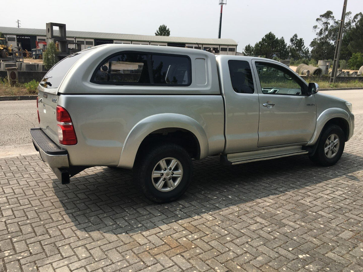 Linextras Starlux – Hard top in vetroresina Toyota Hilux Vigo 2005–2010 Double Cab senza finestrini laterali – foto indicativa