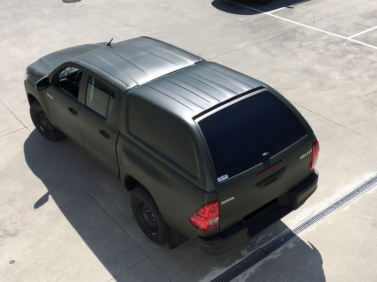 Linextras Starlux – Hard top in vetroresina Toyota Hilux Revo 2015–2020 Single Cab senza finestrini laterali – foto indicativa