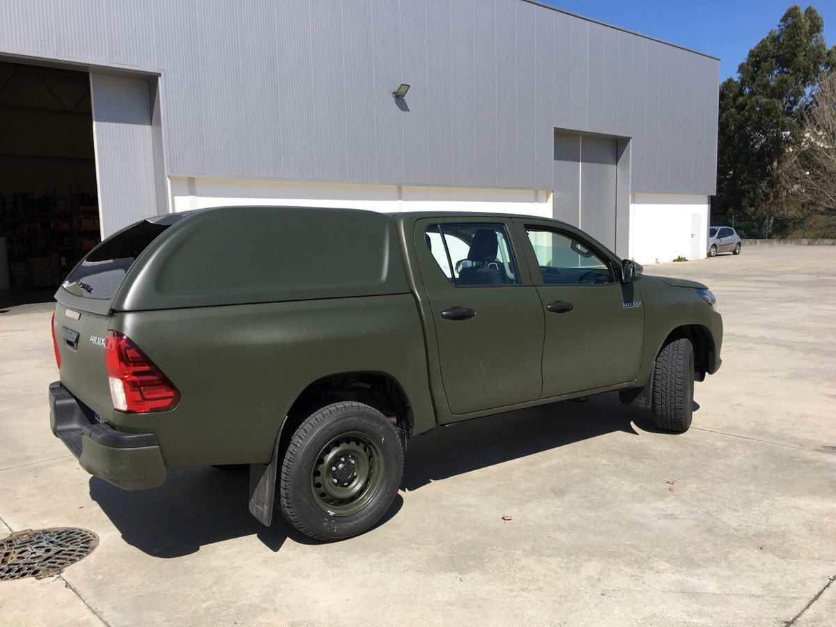 Linextras Starlux – Hard top in vetroresina Toyota Hilux Revo 2015–2020 Single Cab senza finestrini laterali – foto indicativa