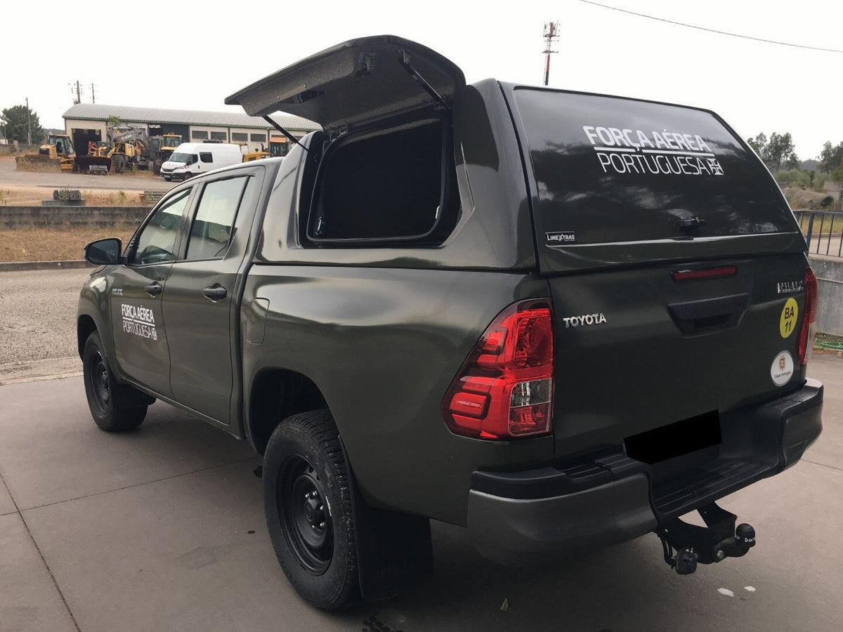 Linextras Starflex – Hard top in vetroresina Toyota Hilux Revo 2020–2025 Double Cab senza portelli laterali – foto indicativa