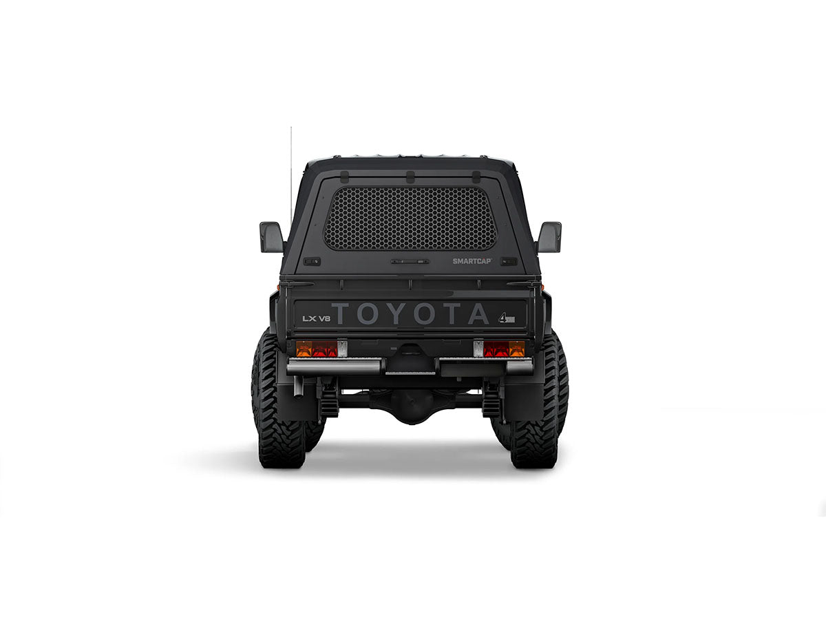Hard top RSI SmartCap EVO LC Commercial per Toyota Land Cruiser 79 Double Cab, vista posteriore 3/4 su sfondo bianco