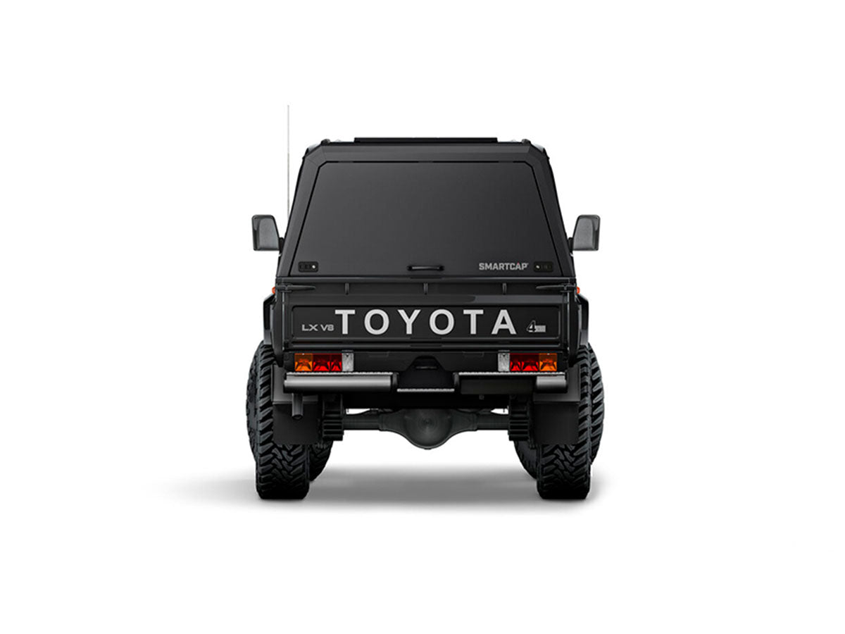 Hard top RSI SmartCap EVO LC Defender per Toyota Land Cruiser 79 Double Cab, vista posteriore su sfondo bianco