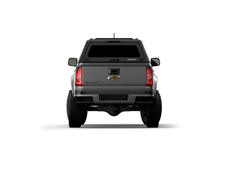 Hard top RSI SmartCap EVOa Adventure per Chevrolet Colorado / GMC Canyon 2015–2022 Crew Cab 5', vista posteriore su sfondo bianco