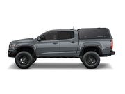 Hard top RSI SmartCap EVOa Adventure per Chevrolet Colorado / GMC Canyon 2015–2022 Extended Cab 6', vista laterale su sfondo bianco
