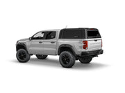 Hard top RSI SmartCap EVOa Adventure per Chevrolet Colorado / GMC Canyon 2023+ Crew Cab 5', vista posteriore 3/4 su sfondo bianco