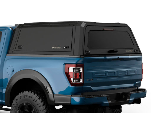 Hard top RSI SmartCap EVOa Adventure per Ford F-150 2015–2020 Short Bed 5,5', vista posteriore 3/4 ravvicinata