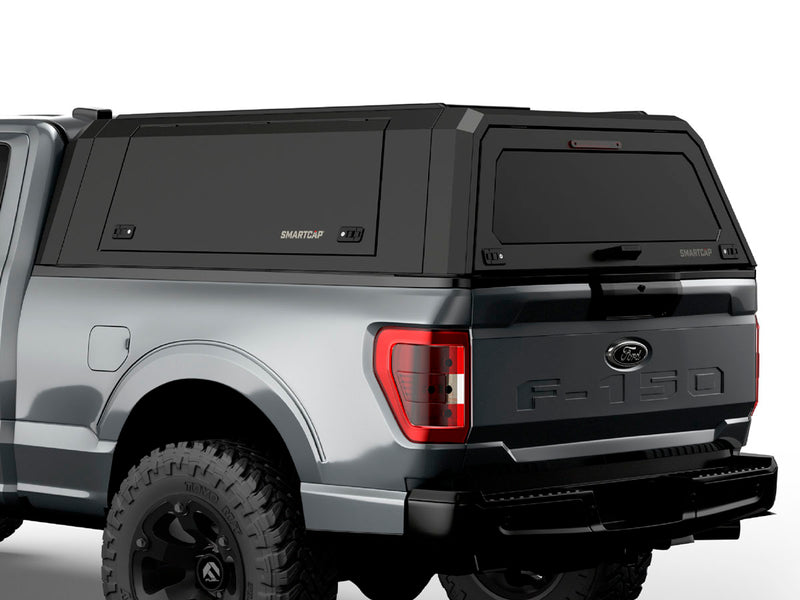Hard top RSI SmartCap EVOa Adventure per Ford F-150 2015–2020 Standard Bed 6,5', vista posteriore 3/4 ravvicinata