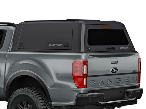 Hard top RSI SmartCap EVOa Adventure per Ford Ranger 2012–2022 Extra Cab, vista posteriore 3/4 ravvicinata