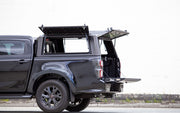 Hard top RSI SmartCap EVOa Adventure montato su Isuzu D-Max 2020+ Double Cab, foto reale