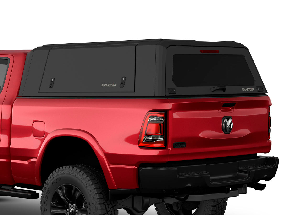Hard top RSI SmartCap EVOa Adventure per RAM 2500/3500 DS/DT 2009+, vista posteriore 3/4 ravvicinata