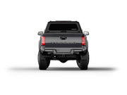 Hard top RSI SmartCap EVOa Adventure per Toyota Tacoma 2024+ Standard Bed 6', vista posteriore su sfondo bianco