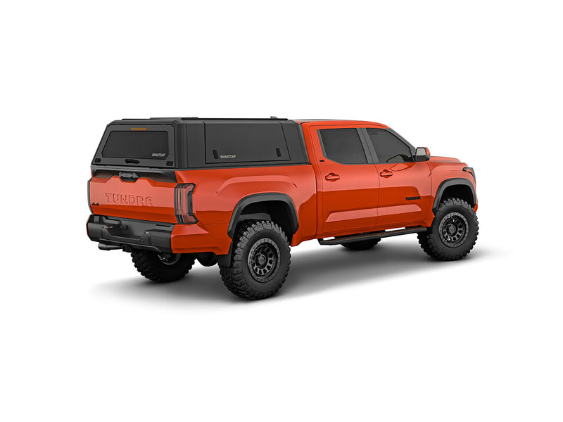 Hard top RSI SmartCap EVOa Adventure per Toyota Tundra, vista posteriore 3/4 lato destro su sfondo bianco