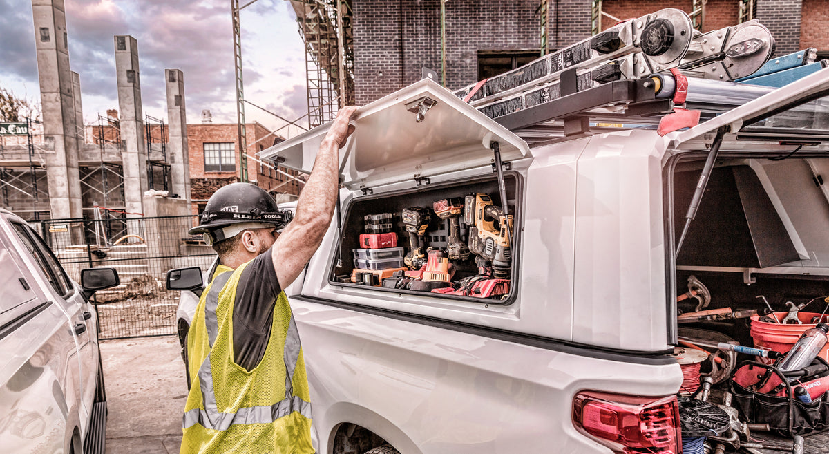 RSI SmartCap EVOc Commercial con attrezzatura da lavoro nel portello