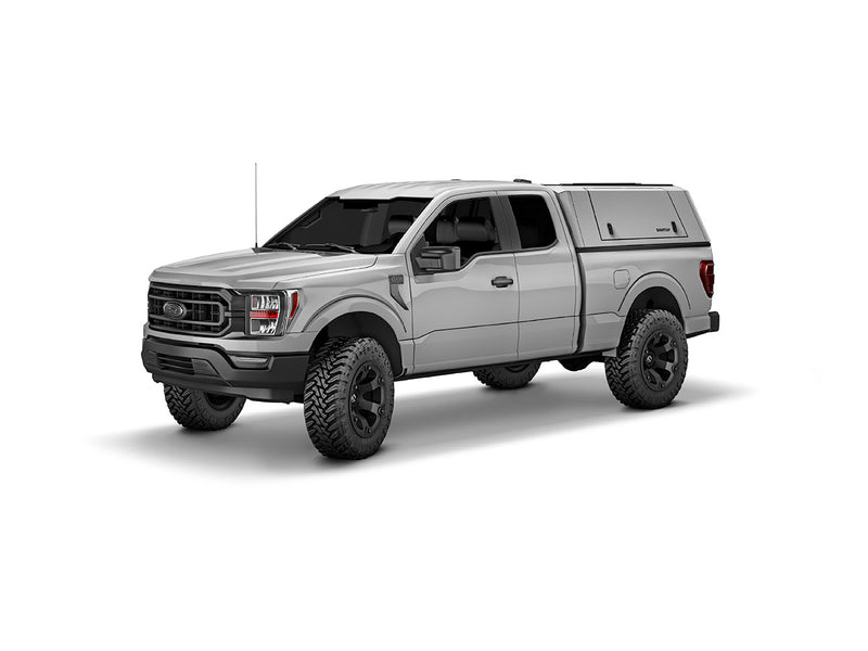 Hard top RSI SmartCap EVOc Commercial per Ford F-150 2021+ Standard Bed 6,5', vista anteriore 3/4 su sfondo bianco
