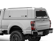 Hard top RSI SmartCap EVOc Commercial per Ford F-250 / F-350 Super Duty 2023+, vista posteriore 3/4 ravvicinata