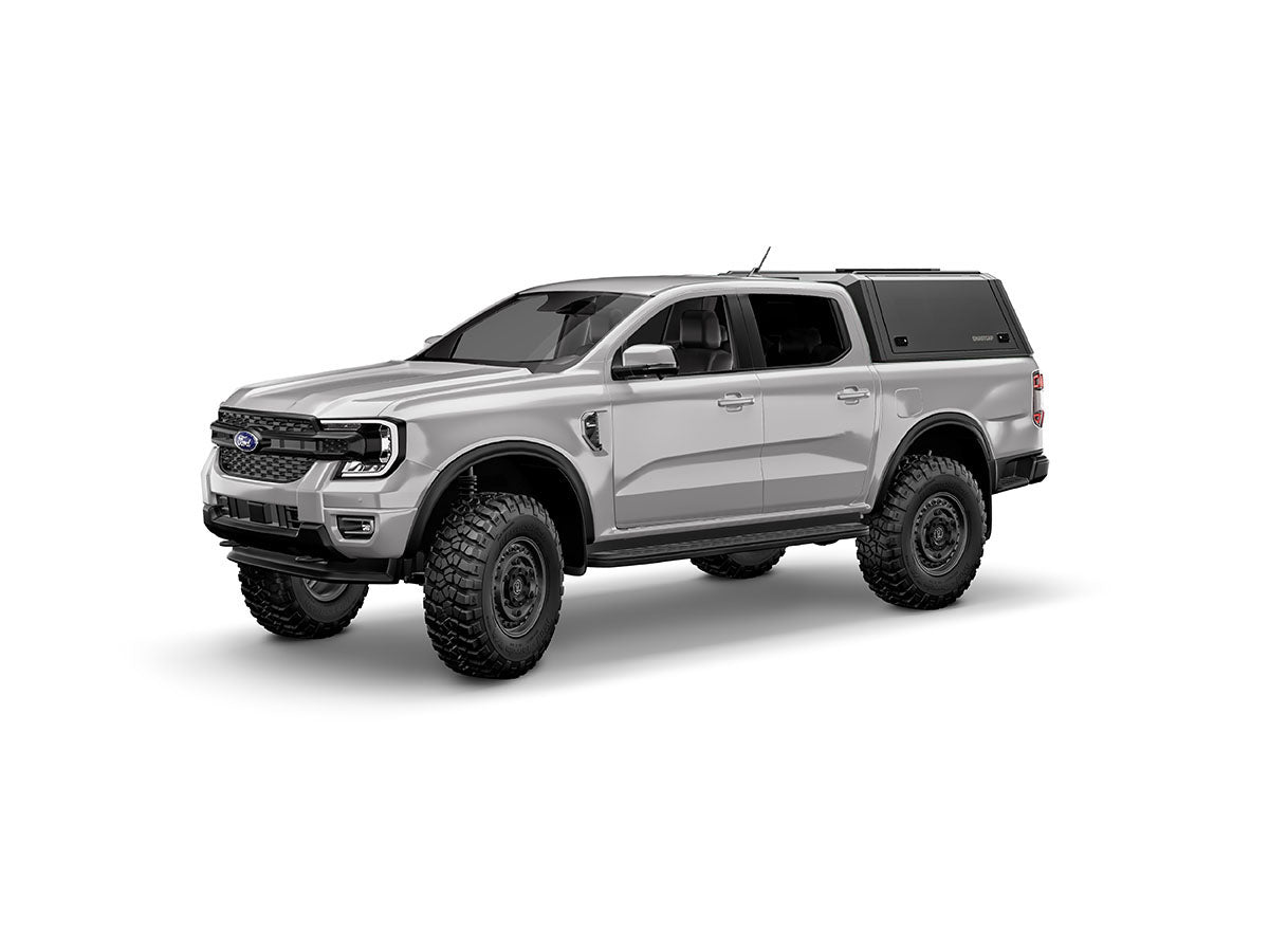 Hard top RSI SmartCap EVOc Commercial per Ford Ranger 2023+ Double Cab, vista anteriore 3/4 su sfondo bianco
