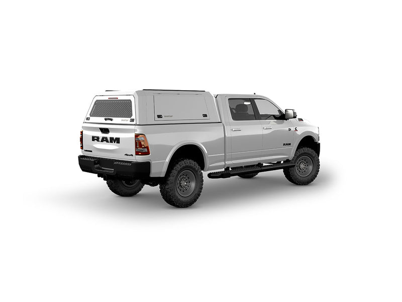 Hard top RSI SmartCap EVOc Commercial per RAM 2500/3500 DS/DT 2009+, vista posteriore 3/4 lato destro su sfondo bianco