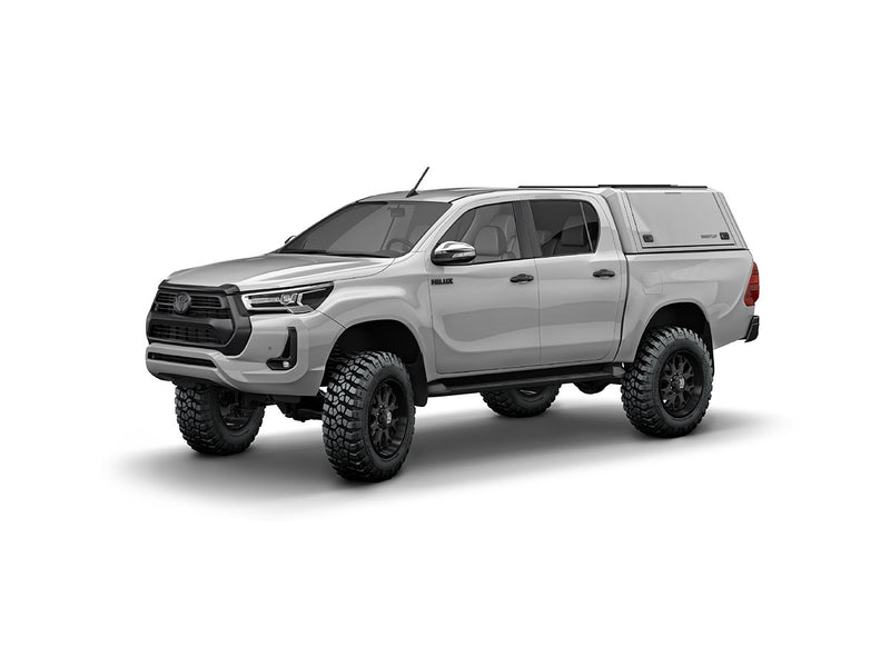 Hard top RSI SmartCap EVOc Commercial per Toyota Hilux 2016–2025 Double Cab, vista anteriore 3/4 su sfondo bianco