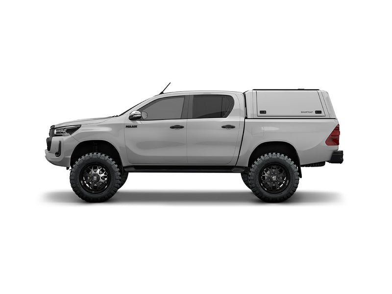 Hard top RSI SmartCap EVOc Commercial per Toyota Hilux 2016–2025 Double Cab, vista laterale su sfondo bianco