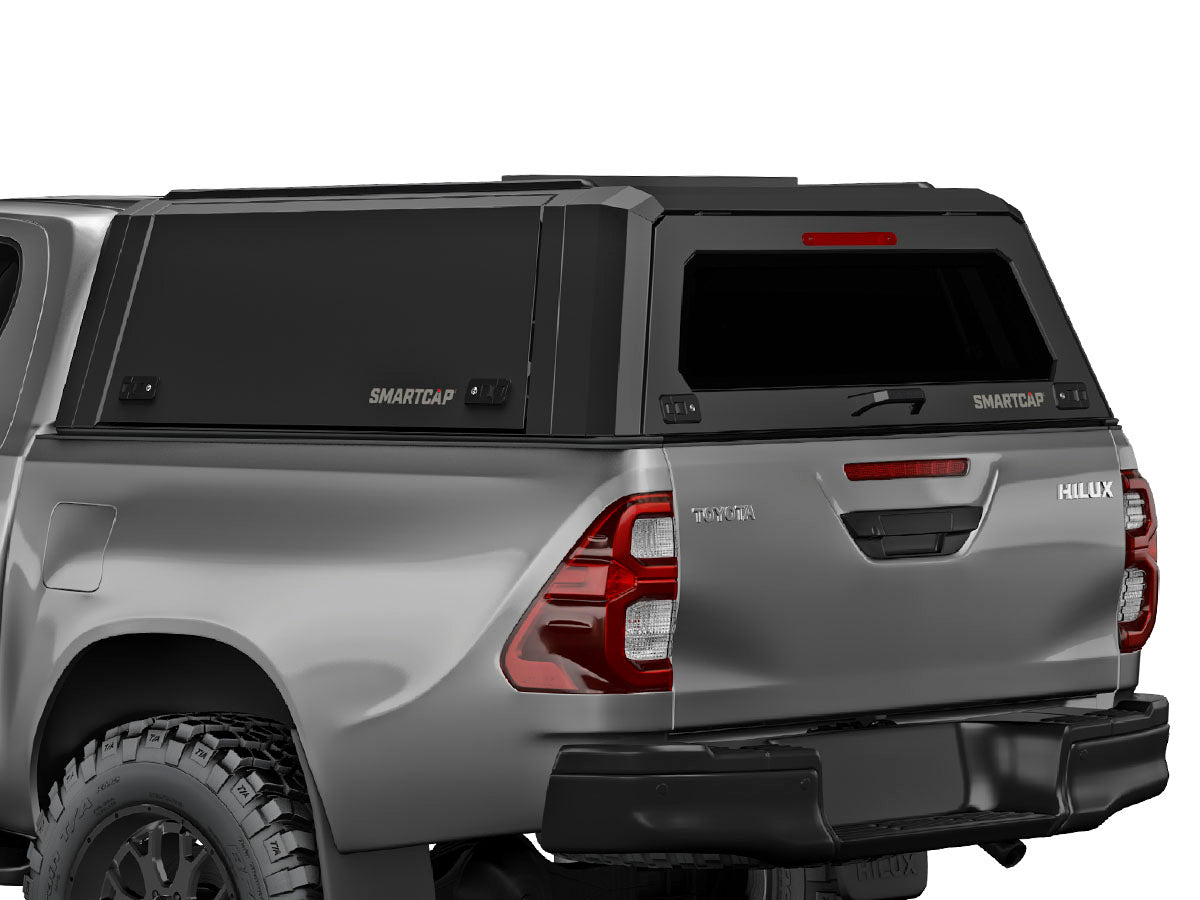 Hard top RSI SmartCap EVOc Commercial per Toyota Hilux 2016–2025 Extra Cab, vista posteriore 3/4 ravvicinata