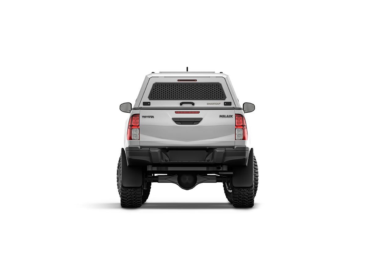 Hard top RSI SmartCap EVOc Commercial per Toyota Hilux 2016–2025 Extra Cab, vista posteriore su sfondo bianco