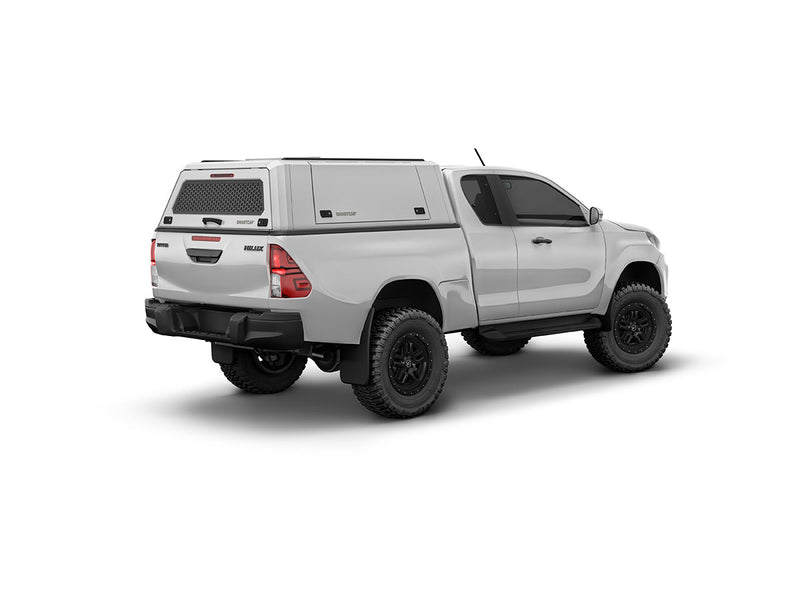 Hard top RSI SmartCap EVOc Commercial per Toyota Hilux 2016–2025 Extra Cab, vista posteriore 3/4 lato destro su sfondo bianco