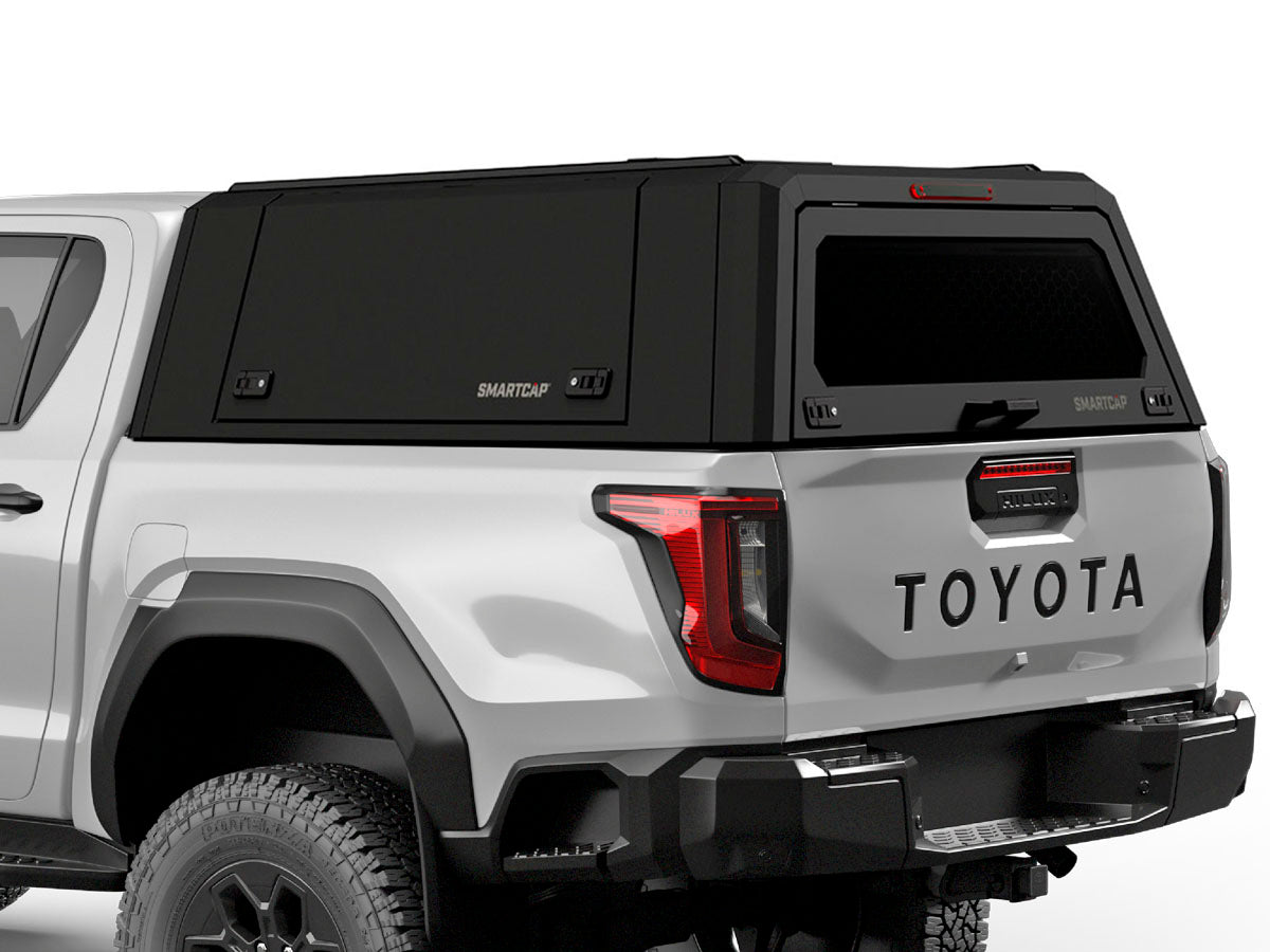 Hard top RSI SmartCap EVOc Commercial per Toyota Hilux 2026+ Double Cab, vista posteriore 3/4 ravvicinata