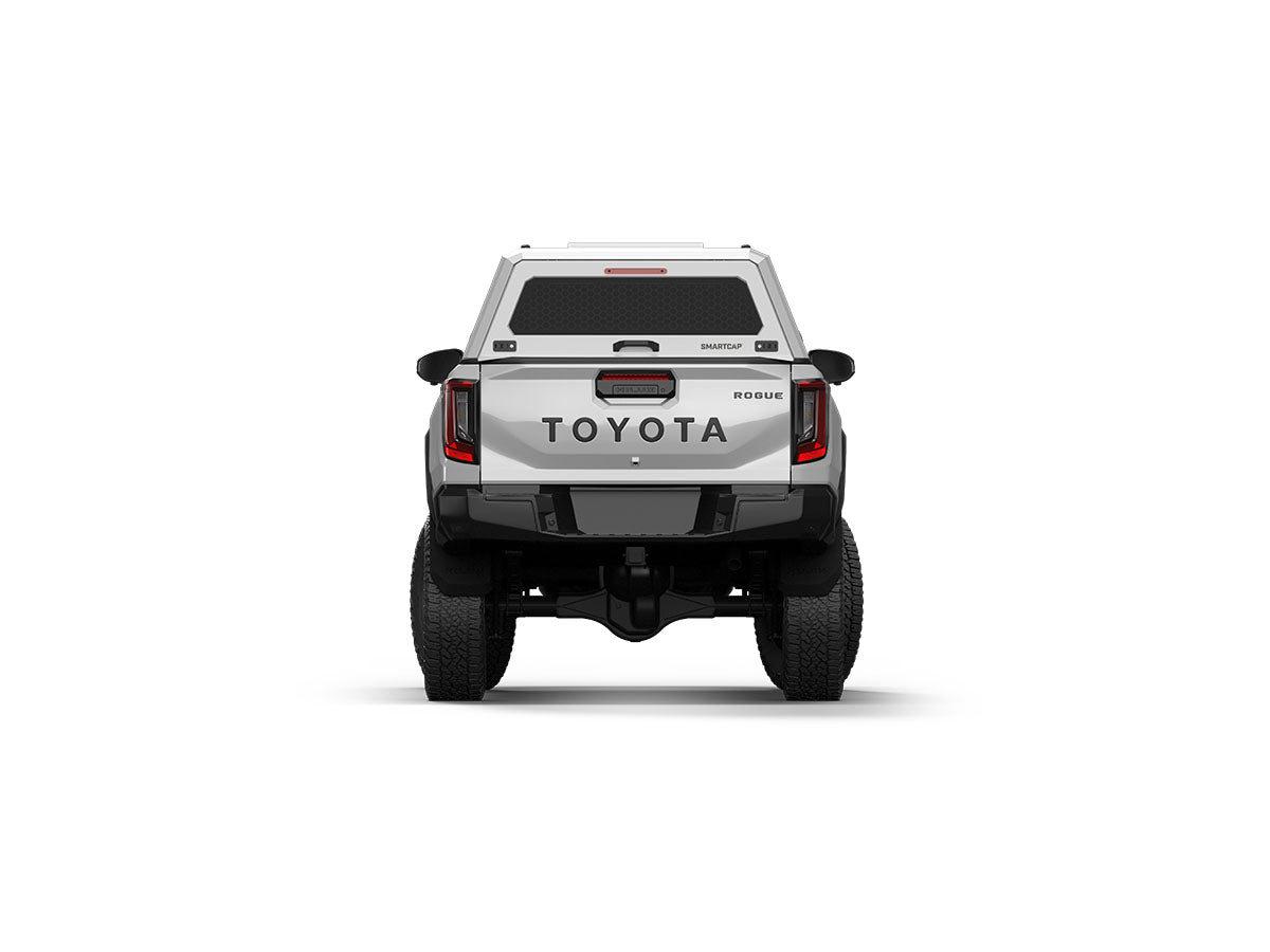 Hard top RSI SmartCap EVOc Commercial per Toyota Hilux 2026+ Double Cab, vista posteriore su sfondo bianco