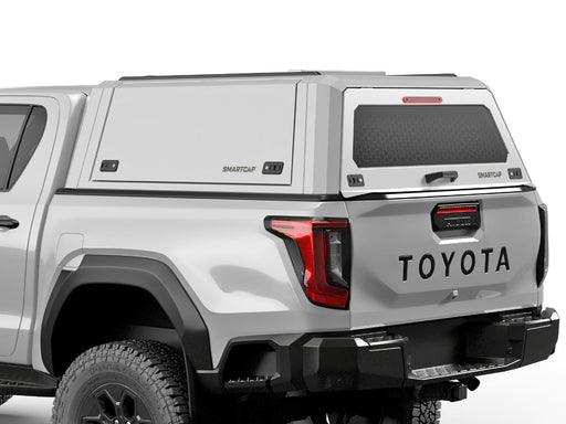 Hard top RSI SmartCap EVOc Commercial per Toyota Hilux 2026+ Double Cab, vista posteriore 3/4 ravvicinata