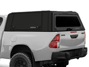 Hard top RSI SmartCap EVOc Commercial per Toyota Hilux 2026+ Extra Cab, vista posteriore 3/4 ravvicinata
